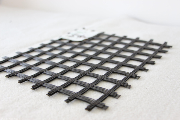 保護(hù)環(huán)境，利用哪些材料可有效防止水土流失  第2張