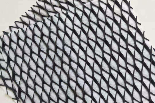 為什么路基施工中更傾向于使用復(fù)合土工排水網(wǎng) 第1張