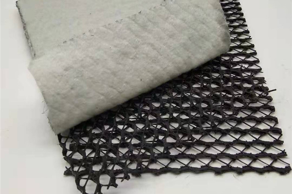 解析三維復(fù)合排水網(wǎng)與塑料盲溝的區(qū)別  第3張