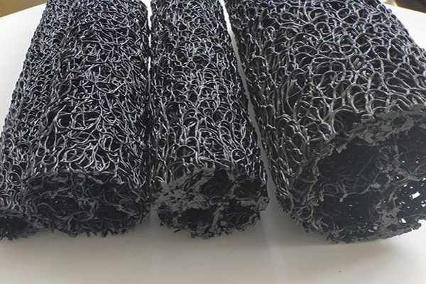 解析三維復(fù)合排水網(wǎng)與塑料盲溝的區(qū)別  第1張