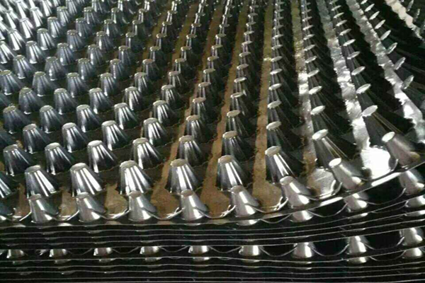 揭秘復(fù)合排水板的制作原理 第3張