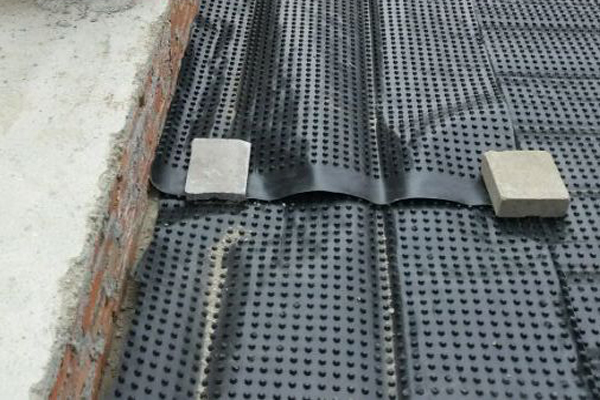 排水板應(yīng)該怎么粘接呢？  第1張