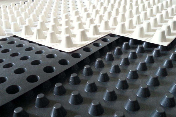 土工排水板與建筑排水板的區(qū)別  第1張