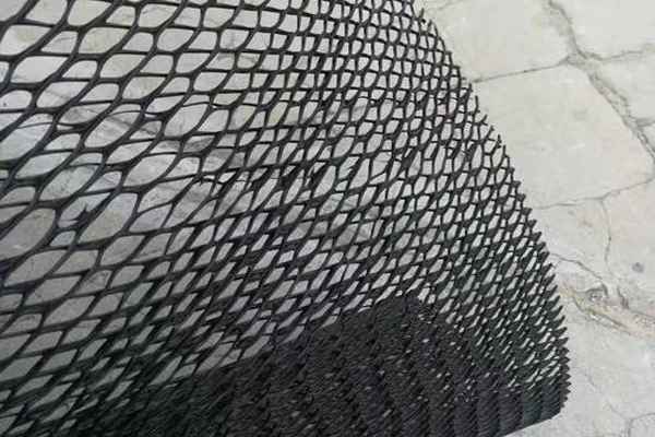 三維排水網(wǎng)可以用在擋墻上嗎  第1張