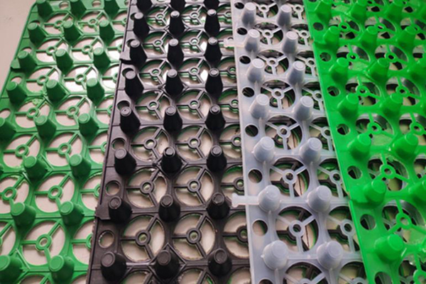 蓄水板和排水板的區(qū)別有哪些  第1張