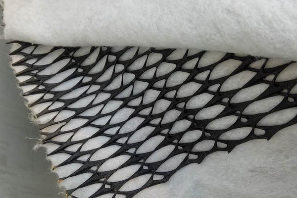 復(fù)合排水網(wǎng)用的是短絲布還是長絲布  第1張