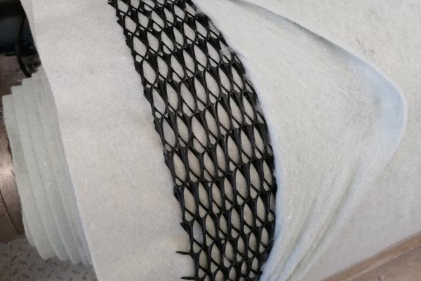 三維復(fù)合排水網(wǎng)原材料有哪些  第1張