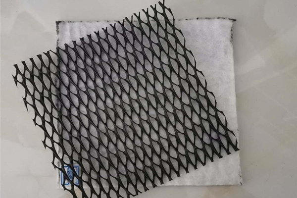 解密三維復(fù)合排水網(wǎng)：如何同時(shí)實(shí)現(xiàn)“反濾-排水-透氣-保護(hù)”四大功能？  第1張